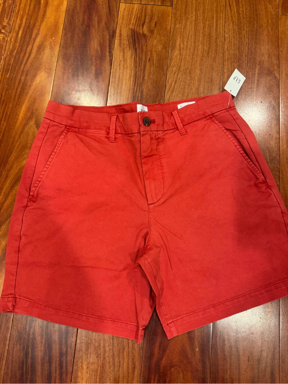NWT Gap Men’s 7 inch Vintage Red Cotton Chino Shorts - 31